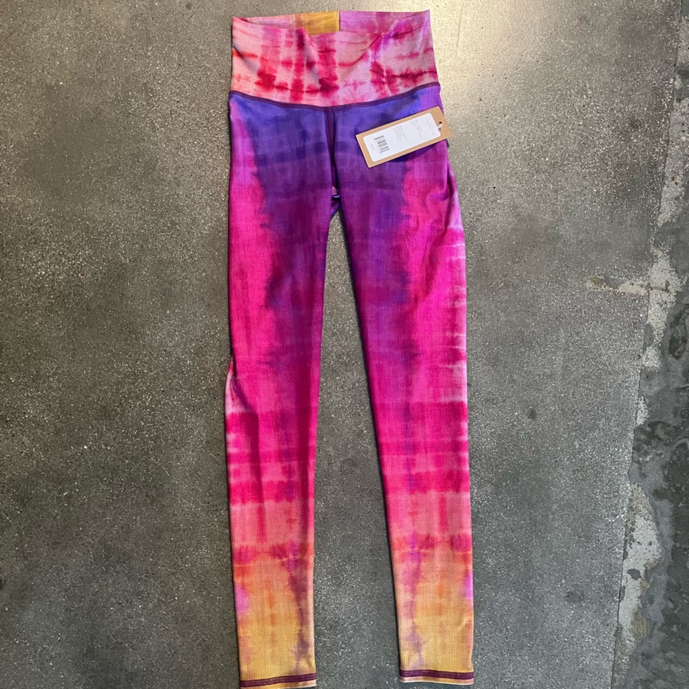 Niyamasol barefoot legging in tie dye sunset